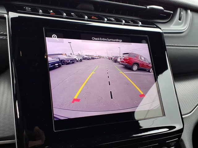 Used 2023 Jeep Grand Cherokee Altitude AWD/4WD image 13