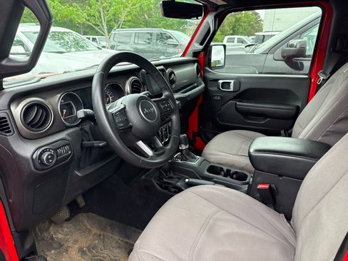 Used 2021 Jeep Gladiator Sport image 6
