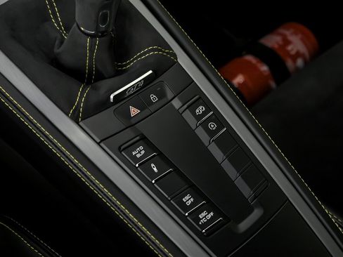 Used 2020 Porsche 718 Cayman GT4 image 33