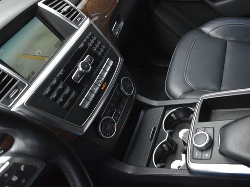 Used 2015 Mercedes-Benz ML 350 4MATIC image 25