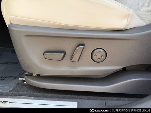 Used 2023 Nissan Ariya AWD image 13