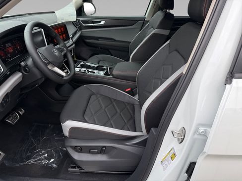 New 2026 Volkswagen Atlas Peak Edition image 15