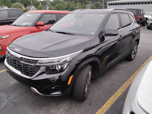Used 2024 Kia Seltos S FWD image 2