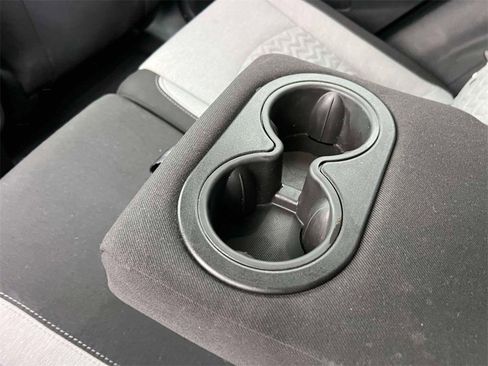 Used 2022 Chevrolet Equinox LS w/ LS Convenience Package image 12