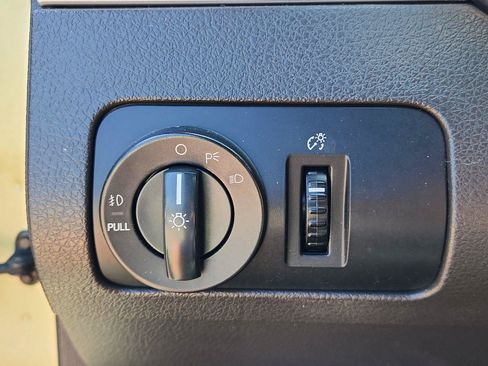 Used 2006 Ford Mustang GT Premium RWD image 18