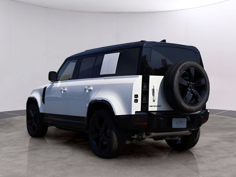 New 2026 Land Rover Defender 110 X-Dynamic SE AWD/4WD image 5