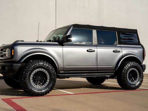 Used 2021 Ford Bronco Outer Banks image 4