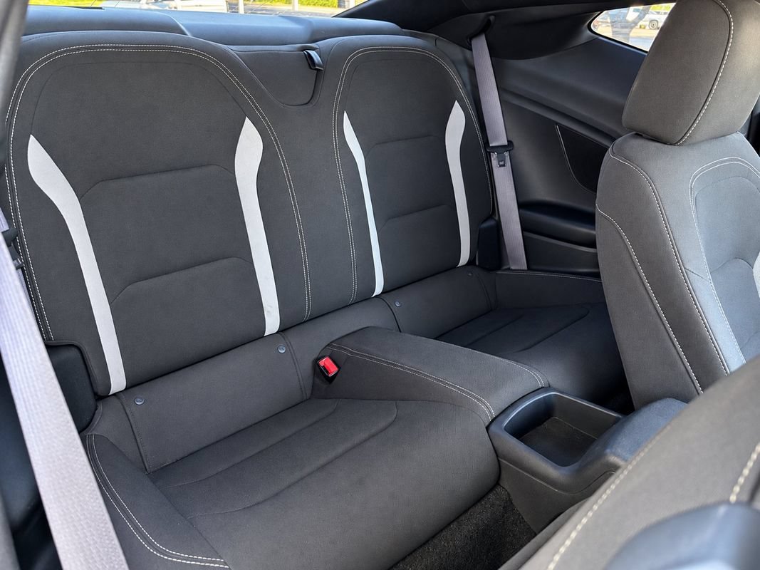 Used 2016 Chevrolet Camaro SS RWD image 18