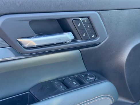 New 2026 GMC Terrain AT4 w/ Convenience Package III image 17