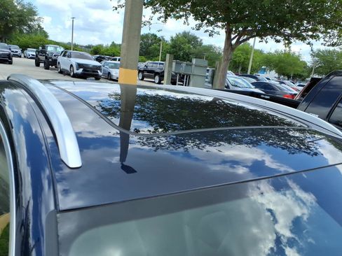 Used 2023 Porsche Macan Turbo AWD/4WD image 5