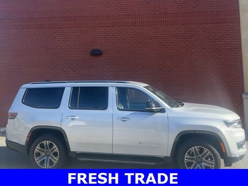 Used 2025 Jeep Wagoneer Series II image 1