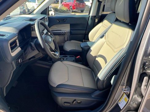 Used 2025 Ford Maverick Lariat image 14