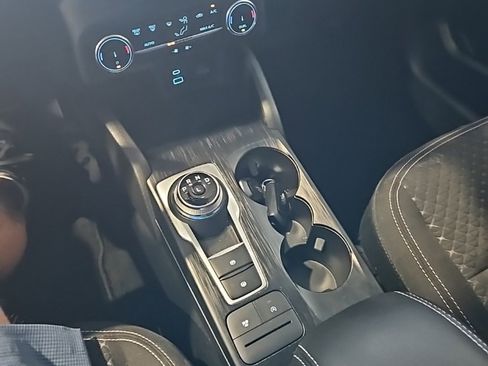 Used 2023 Ford Escape Active image 32