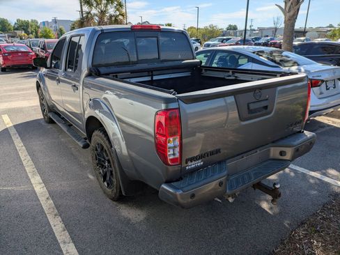 Used 2021 Nissan Frontier SV w/ Midnight Edition Floor Mats AWD/4WD image 4