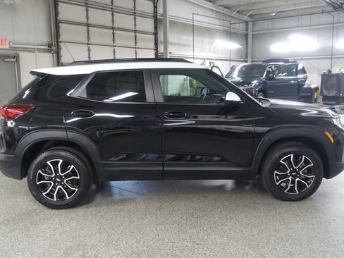 Used 2022 Chevrolet TrailBlazer ACTIV w/ Technology Package AWD/4WD image 8