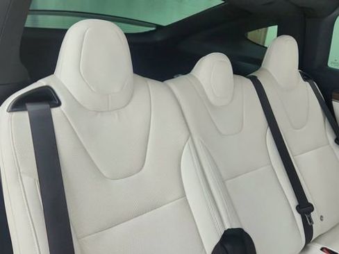 Used 2022 Tesla Model X image 25