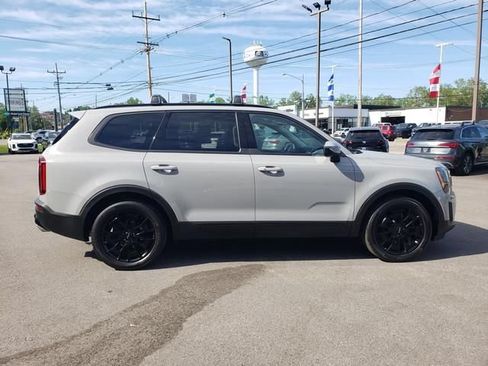 Used 2022 Kia Telluride EX w/ EX Premium Package AWD/4WD image 2