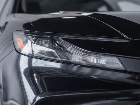 Used 2025 Toyota Camry LE image 11