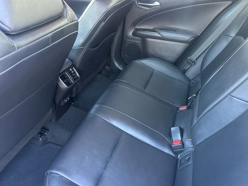 Used 2022 Lexus UX 200 UX 200 image 12