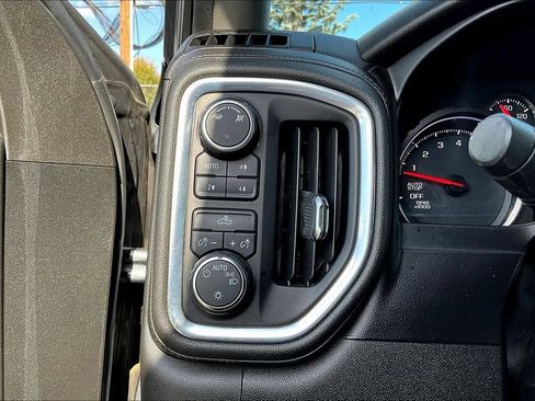 Used 2019 Chevrolet Silverado 1500 LT w/ All-Star Edition AWD/4WD image 12