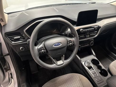 Used 2020 Ford Escape SE image 12