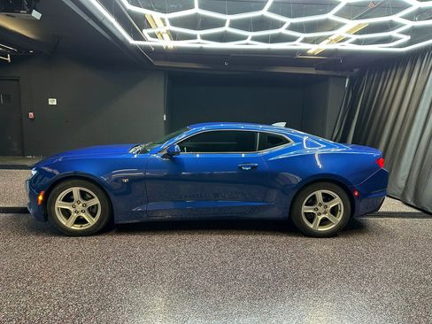 Used 2021 Chevrolet Camaro LT RWD image 4