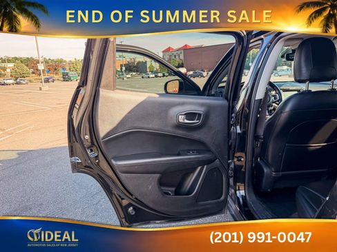 Used 2018 Jeep Compass Latitude w/ Popular Equipment Group AWD/4WD image 12