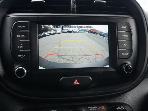 Used 2020 Kia Soul LX FWD image 40