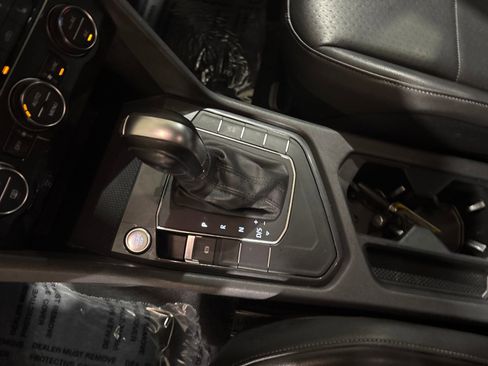 Used 2018 Volkswagen Tiguan SE image 24