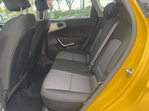 Used 2020 Kia Soul LX FWD image 13