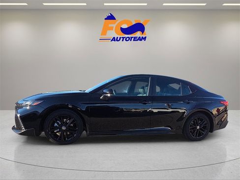 New 2026 Toyota Camry SE image 2