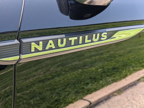 Used 2019 Lincoln Nautilus Reserve AWD/4WD image 23