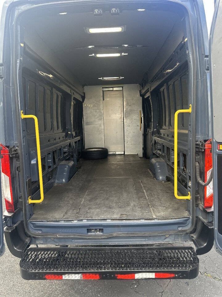 Used 2019 Ford Transit 250 148 High Roof Extended RWD image 10