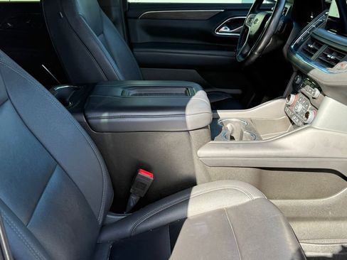 Used 2023 Chevrolet Tahoe LT w/ Luxury Package AWD/4WD image 2