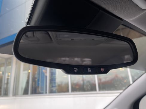 Used 2022 Chevrolet Trax LT w/ LT Convenience Package image 24