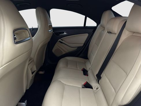 Used 2014 Mercedes-Benz CLA 250 image 35