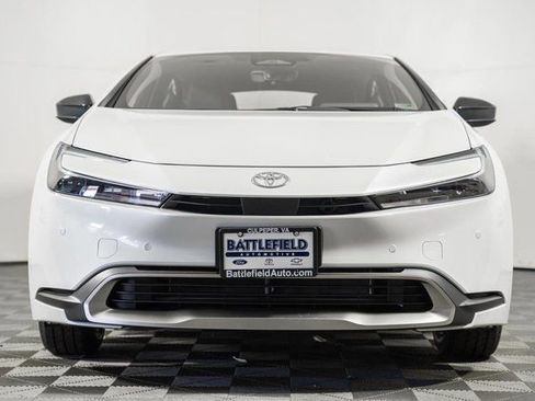 New 2026 Toyota Prius Plug-In Hybrid FWD image 2