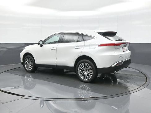 Used 2023 Toyota Venza XLE AWD/4WD image 5