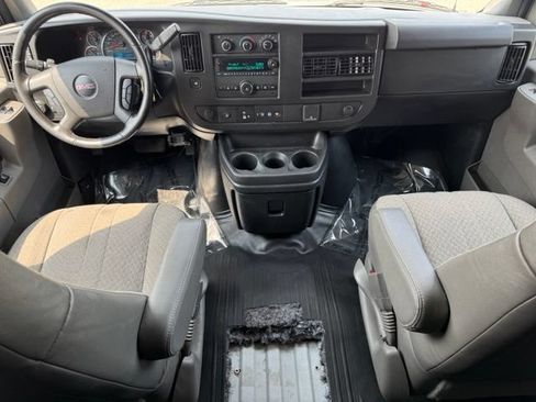 Used 2021 GMC Savana 3500 Extended w/ Driver Convenience Package RWD image 8