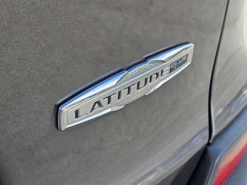 Used 2020 Jeep Cherokee Latitude Plus FWD image 11
