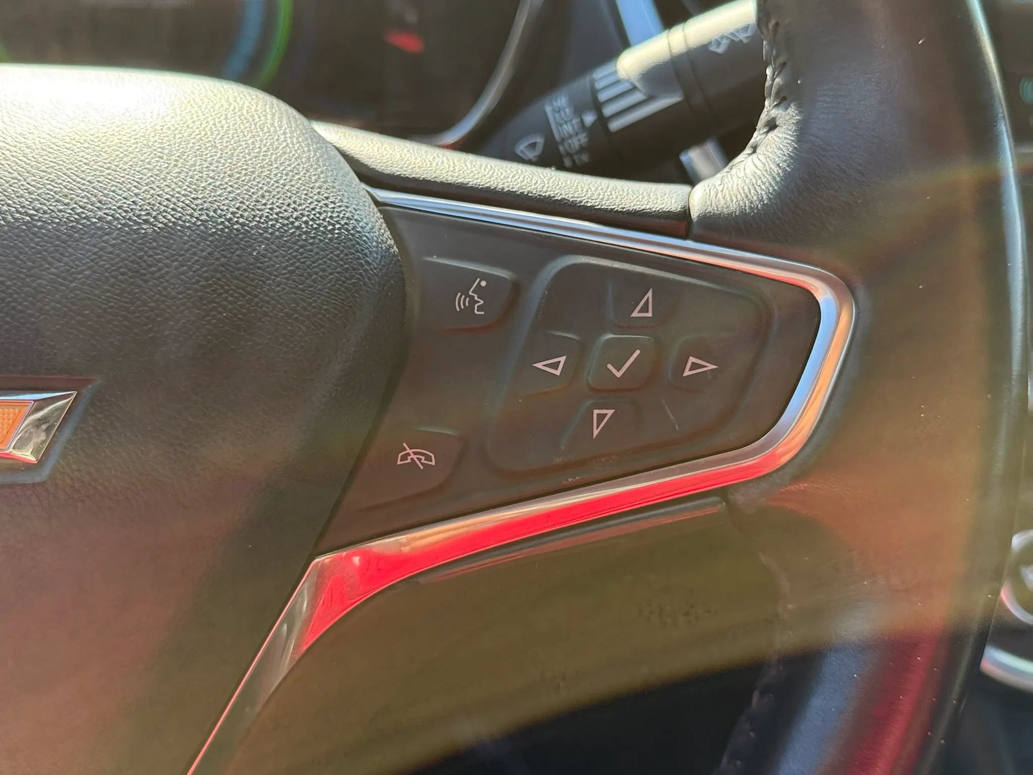 Used 2017 Chevrolet Volt Premier w/ Driver Confidence II Package FWD image 32