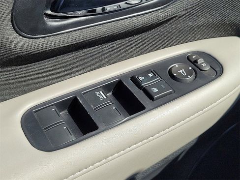 Used 2019 Honda HR-V LX image 13