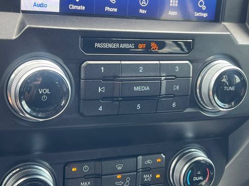 Used 2019 Ford F150 Platinum w/ Equipment Group 701A Luxury AWD/4WD image 29
