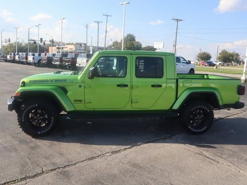 New 2025 Jeep Gladiator Sport image 18
