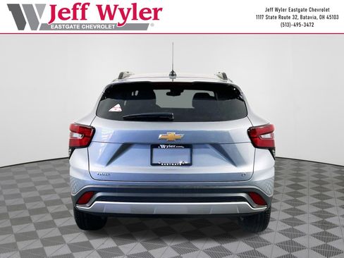 New 2026 Chevrolet Trax LT w/ LT Convenience Package FWD image 26