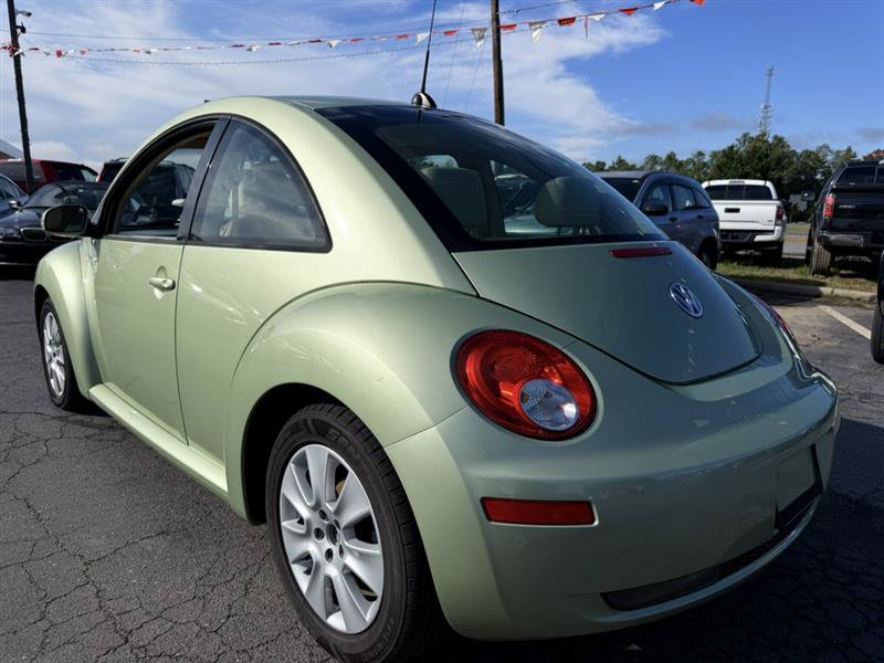 Used 2008 Volkswagen Beetle Coupe FWD image 9