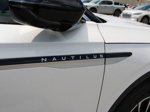 Used 2024 Lincoln Nautilus Premier AWD/4WD image 12
