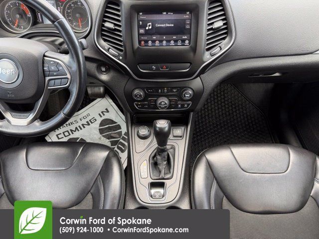 Used 2019 Jeep Cherokee Latitude Plus w/ Comfort/Convenience Group AWD/4WD image 27