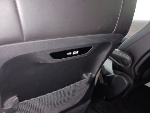 Used 2024 Chrysler Pacifica Touring-L image 30