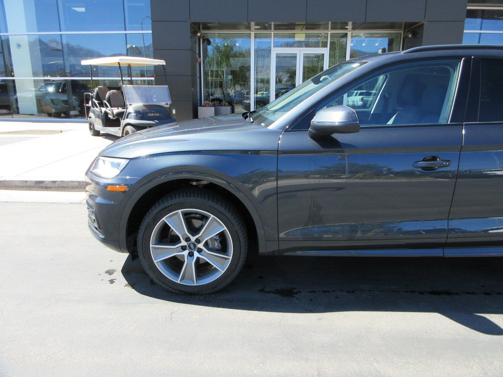 Used 2020 Audi Q5 2.0T Premium Plus w/ Premium Plus Package AWD/4WD image 2